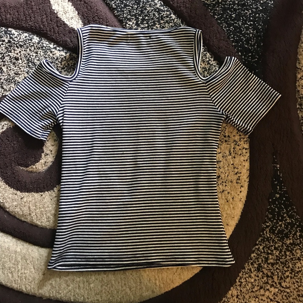 Top - Picture 2 of 2